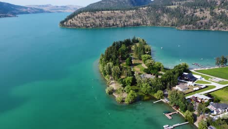 Oyama-Bc,-Parque-Kaloya-|-Parques-Bc,-Lago-Kalamalka-|-Lakecountry-Columbia-Británica,-Canadá-|-Vista-Panorámica-De-Okanagan-|-Península-|-Vista-Panorámica-|-Agua-Azul-Turquesa-De-Colores-|-Zona-De-Baño-Público