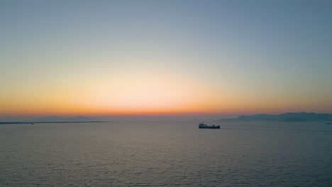 Beautiful-Sunrise-on-the-Horizon-of-the-Aegean-Sea-in-Kos,-Greece