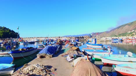Der-Fischereihafen-In-Ziama-El-Mansouria-Jijel,-Algerien