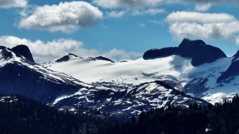 Snow-Covered-Peaks-Of-Meslilloet-Mountain-Near-Whistler-British-Columbia,-Canada