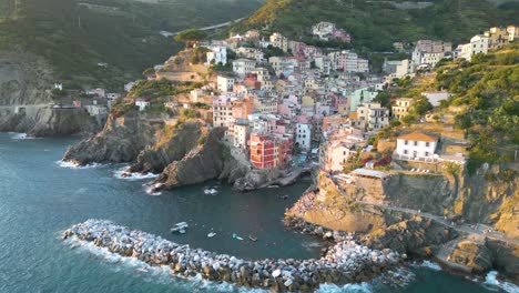 Cinque-Terre-Town-of-Riomaggiore-during-Beautiful-Summer-Sunset-in-Italy
