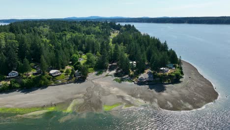 Aerial-view-of-Herron-Island's-shoreline-during-low-tide-with-exposed-beaches