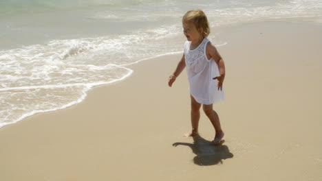 Little-Cute-Girl-on-The-Beach