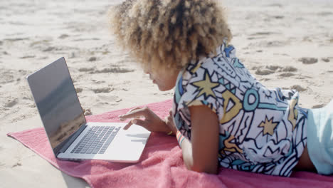 Young-Girl-Using-Computer