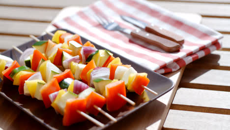 Colorful-healthy-fresh-vegetable-shish-kebabs