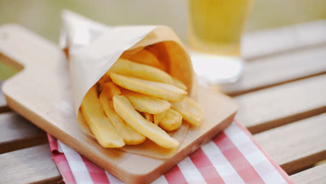 Packet-of-takeaway-French-fries
