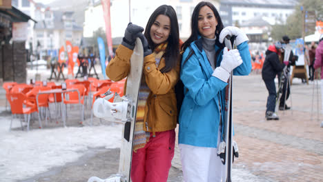 Happy-female-friends-at-a-winter-ski-resort