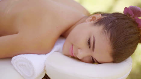 Pretty-young-woman-having-a-spa-treatment
