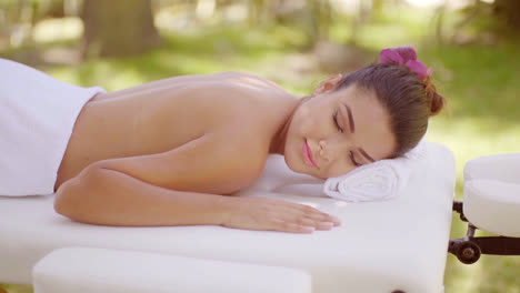 Young-woman-on-vacation-enjoying-a-spa-treatment