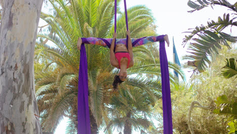 Supple-gymnast-doing-an-acrobatic-dance-routine