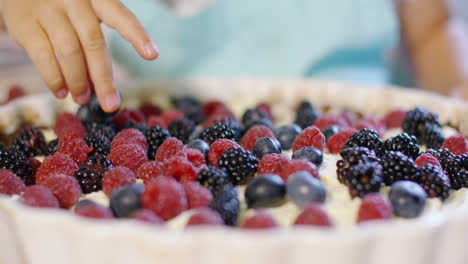 Fresh-homemade-fruit-pie-with-assorted-berries