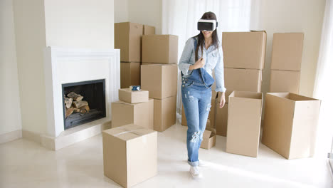 Young-woman-using-a-virtual-reality-headset