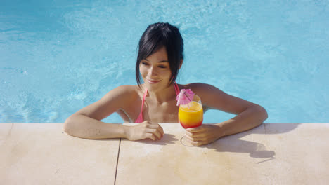 Thoughtful-young-woman-at-a-summer-resort