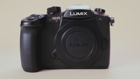 Dynamic-motion-revealing-Panasonic-GH5-mark-2-camera