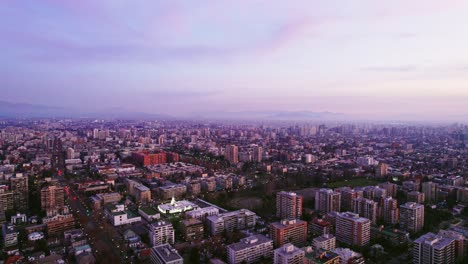 Luftaufnahme-Der-Innenstadt-Von-Ñuñoa,-Chile-Bei-Sonnenuntergang