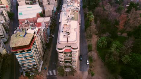Establishing-shots-of-European-style-buildings-at-Santiago-Centro,-Forestal-Park