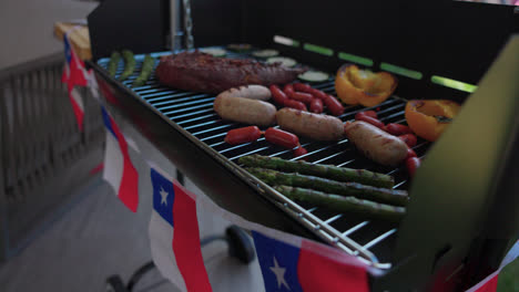 Nationalfeiertage-Chile-Grill-Grill-18.-September-Fleisch-Und-Flaggen