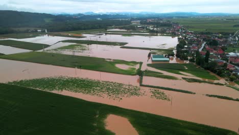 Horribles-Imágenes-Aéreas-De-Drones-4k-De-Pueblos-Inundados-En-Podravje,-Eslovenia,-Durante-Agosto
