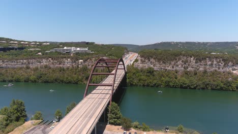 Establishing-drone-shot-of-the-Pennybacker-bridge-in-Austin,-Texas