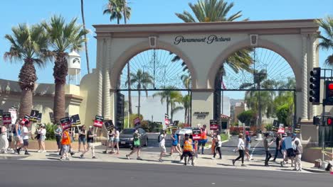 SAG-AFTRA-Union-strike-at-the-Paramount-Pictures-Studios-in-Los-Angeles,-California