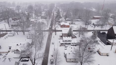 Living-district-of-small-USA-township-in-winter-season,-aerial-view