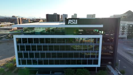 ASU-Logo-Auf-Dem-Akademischen-Gebäude