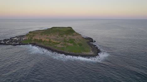 Cook-Island-In-The-Middle-Of-The-Sea-During-Sunrise-In-New-South-Wales,-Australia