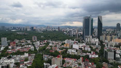 Chapultepec-forest-aerial-tour:-exploring-Mexico-City's-green-oasis-from-above