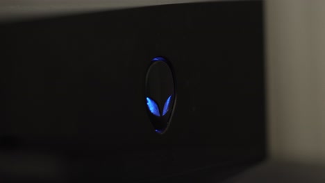 Alienware-Computer-Being-Turned-on-With-Logo-Lighting-Up