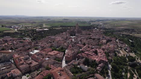 Establishing-view-of-Segovia,-famous-unesco-heritage-city