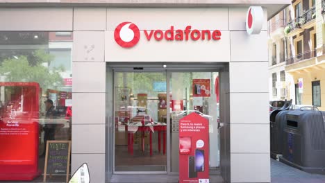 British-multinational-telecommunications-corporation-and-phone-operator,-Vodafone,-store-in-Spain