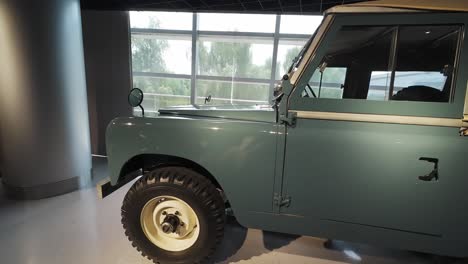 1968-Land-Rover-Defender-Truck-Jeep-4x4-Expedition-Truck-Im-Auto-Expo-Park-Der-Internationalen-Automobilstadt-Shanghai-Ausgestellt
