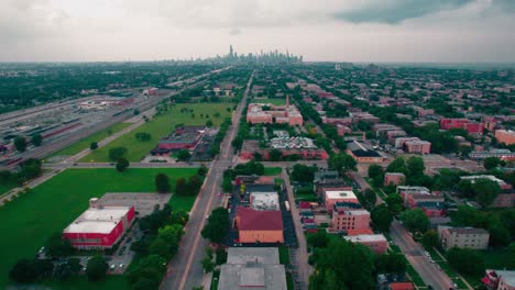 sliding-aerial-of-Incredible-downtown-chicago-from-south-side