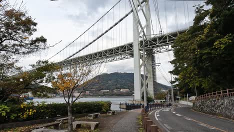 Acercándose-Al-Puente-De-Kanmon-Y-Al-Estrecho-De-Kanmon-Entre-La-Isla-Japonesa-De-Honshu-Y-Kyushu