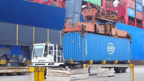 Spreader-Releasing-Container-Onto-Loader-At-Karachi-Port-Trust-Terminal