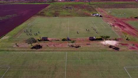 Der-Nervenkitzel-Des-Spiels:-Luftaufnahme-Eines-Fußballturniers-In-Posadas,-Argentinien