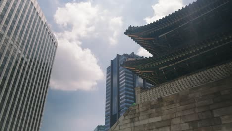 Explore-Seoul's-rich-history-through-captivating-videos-of-the-iconic-Sungyemun-Gate,-a-symbol-of-heritage-and-grandeur