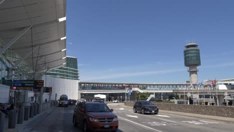 Außenansicht-Terminalgebäude-Vancouver-International-Airport-Statisch