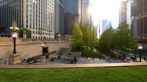 Time-lapse-of-People-are-gathered-around-the-river-walk-of-a-nice-sunny-afternoon-in-Chicago