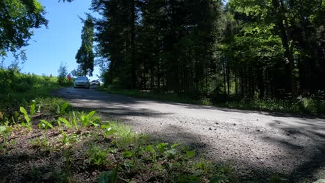 Zwei-Rallye-Autos-Rasen-Und-Drehen-Sich-Im-Rallye-Cup,-4K-Zeitlupe