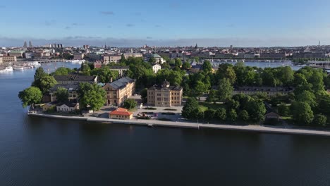 Old-residential-buildings-in-island,-Stockholm,-Sweden