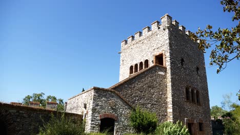 Butrint,-Albania,-Una-Vista-De-La-Torre-Del-Castillo,-Que-Actualmente-Alberga-Un-Museo.