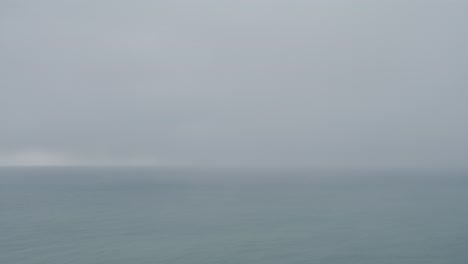 Horizon-of-sea-and-sky-on-cloudy-day