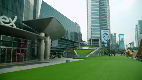 Moderne-Architektur-Und-High-Tech-Fassade-Im-Einkaufszentrum-Starfield-Coex-In-Der-Nähe-Des-Bahnhofs-Samseong-In-Seoul,-Südkorea