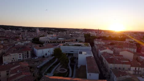 Radiant-dawn,-the-ballet-of-doves-over-Nîmes