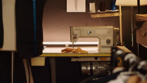 Sewing-machine-in-tailor-workshop