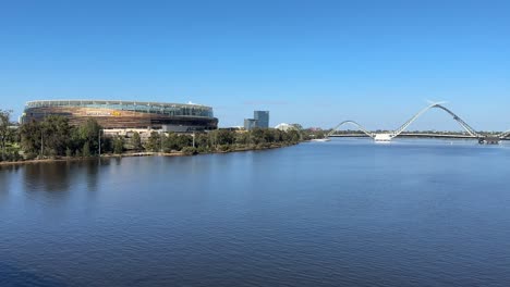 Estadio-Optus-Perth-Y-Puente-Matagarup-Sobre-El-Río-Swan,-Australia-Occidental