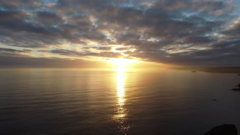 Aufnahme-Der-Goldenen-Stunde-An-Der-Kupferküste-Von-Waterford-An-Einem-Kühlen-Wintertag