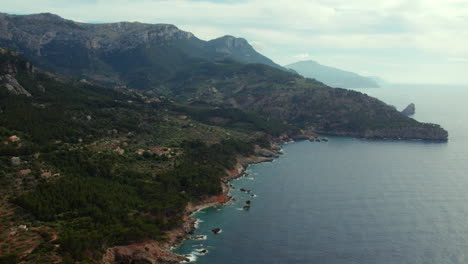 Panoramic-Aerial-View-Of-Port-de-Soller-In-Tramuntana-Mountains-Of-Mallorca,-Spain