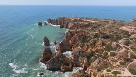 Gewundene-Sandwege-über-Felsigen-Aussichtspunkten-An-Der-Ponta-Da-Piedade-Lagos,-Algarve,-Portugal